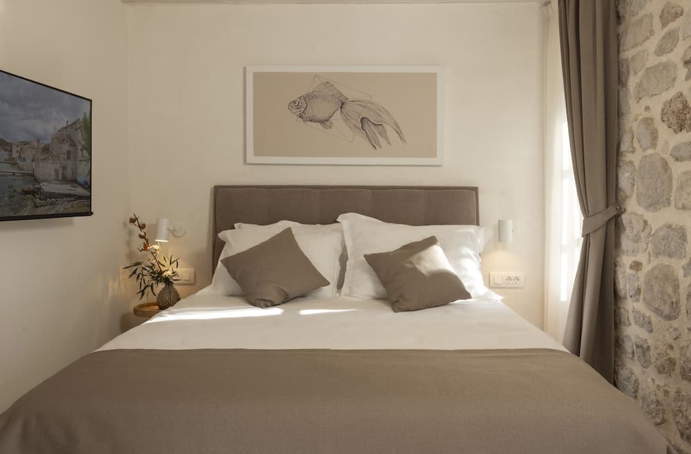 Villa Miri, superior heritage villa with swimming pool