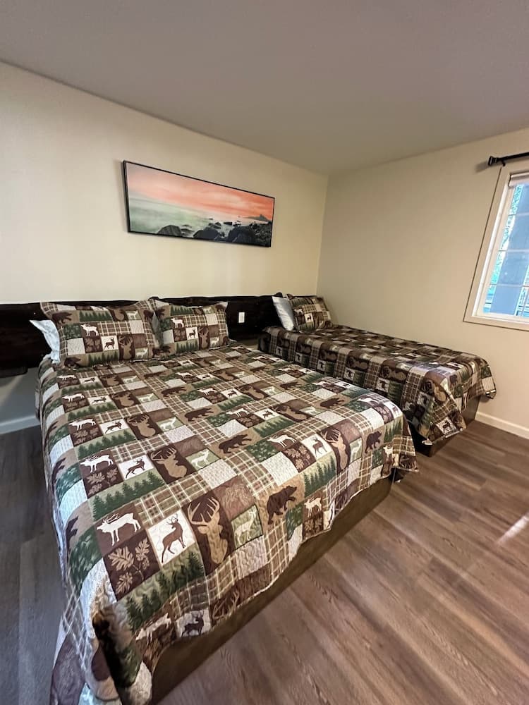 Crater Lake Gateway - Highway 140