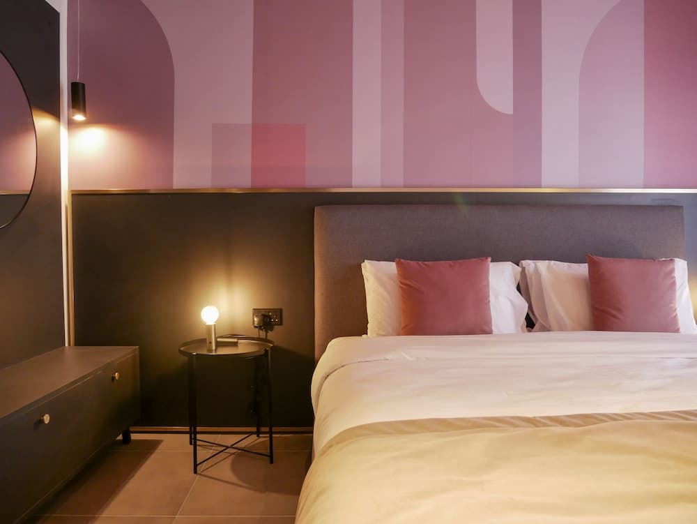 Eleven by Warren Collection