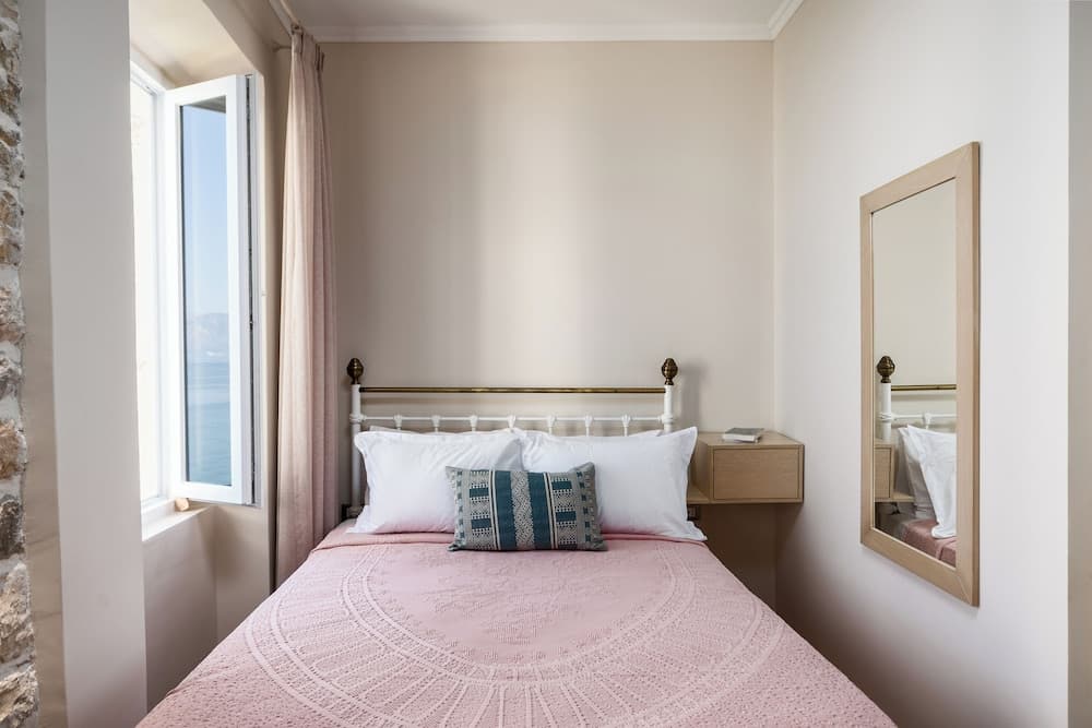 Fotiadis Family Luxury Suites by Konnect