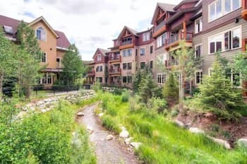 Luxury 3 Bedroom Water House on Main Street Condo w/ Pool, Hot Tubs, Fitness Center!
