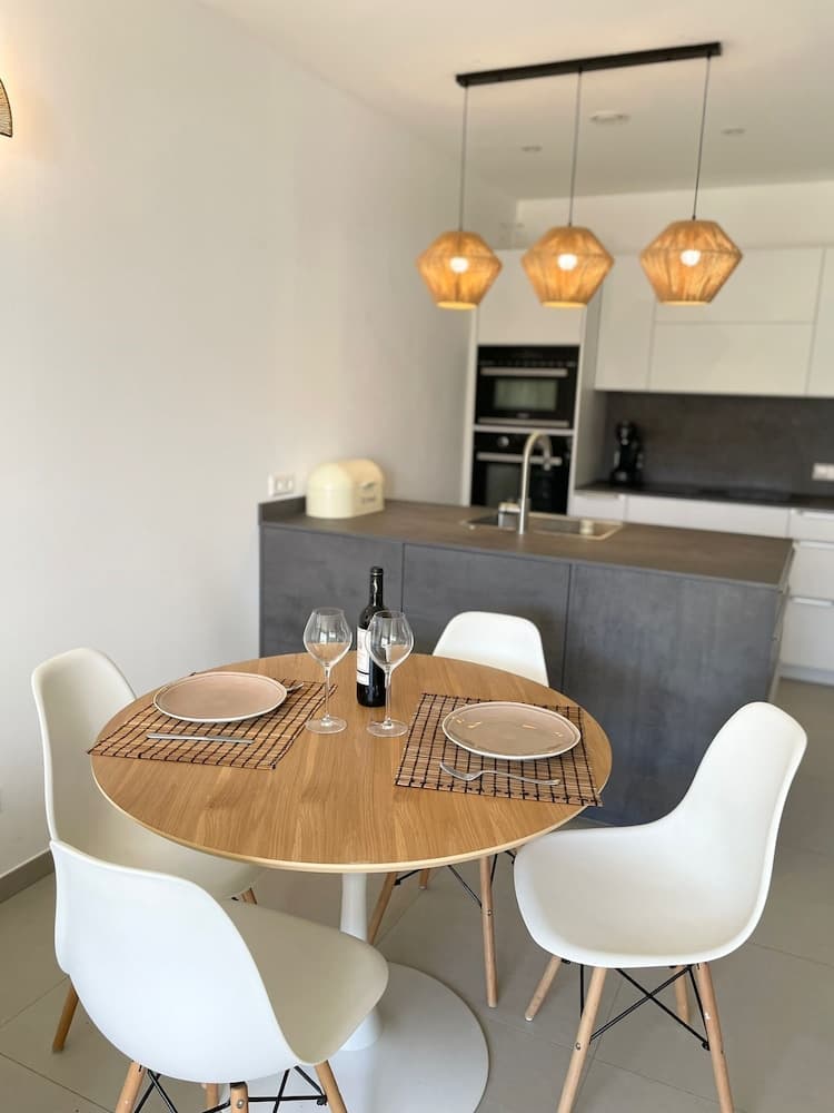 Luxury 1 bedroom. Center Terrace&Parking