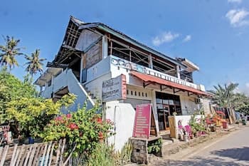 Capital O 92747 Ombak Cafe & Homestay