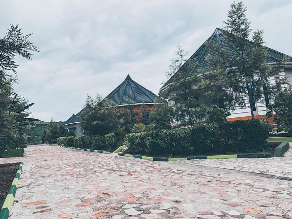 Bwizi Gardens and Resort