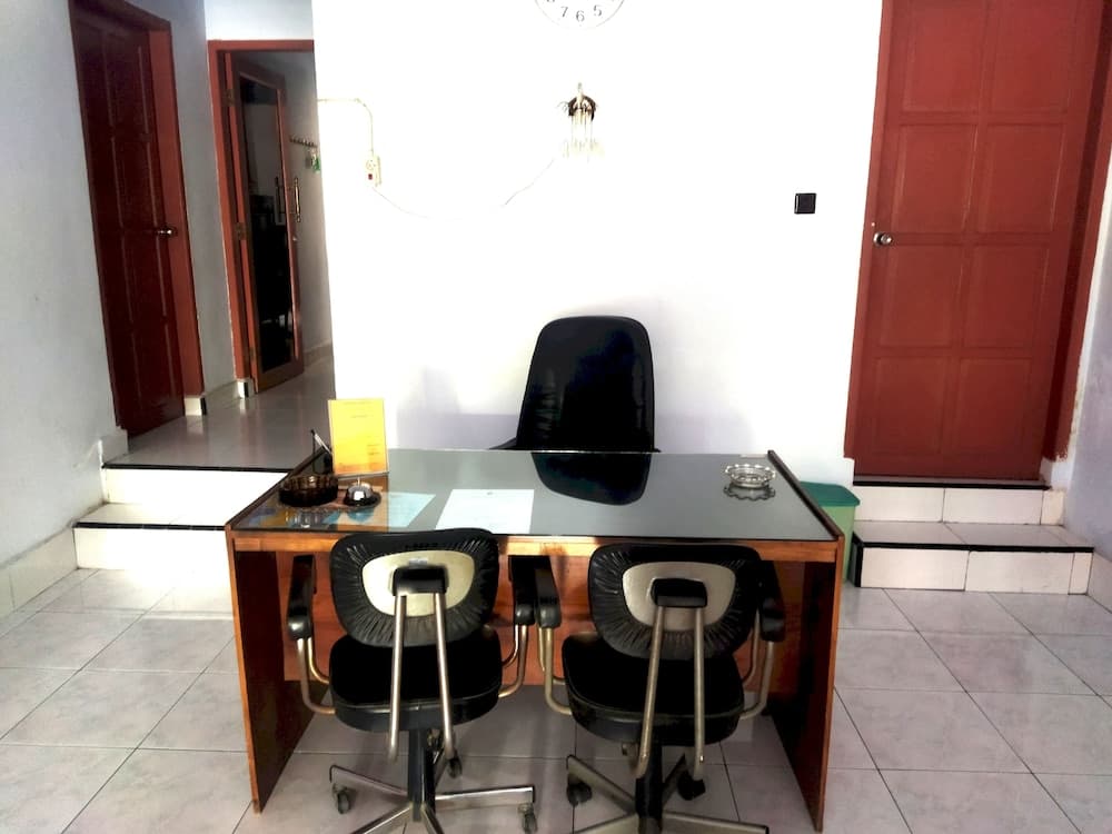 Hotel O Wisma Phinisi Syariah Near Mall of Pinrang Sejahtera