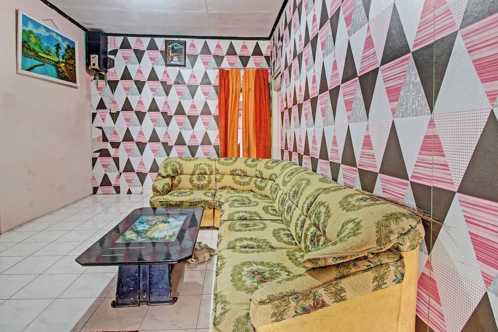 OYO 92759 Penginapan Piji Kembar