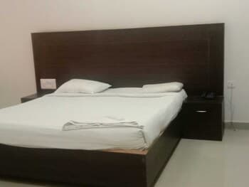 iROOMZ Nijaguna Residency