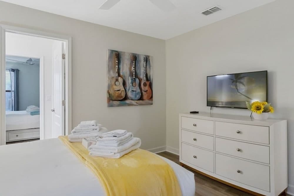 6 Beautiful Bedrooms 6 Baths Pool & Spa 6 Home by RedAwning