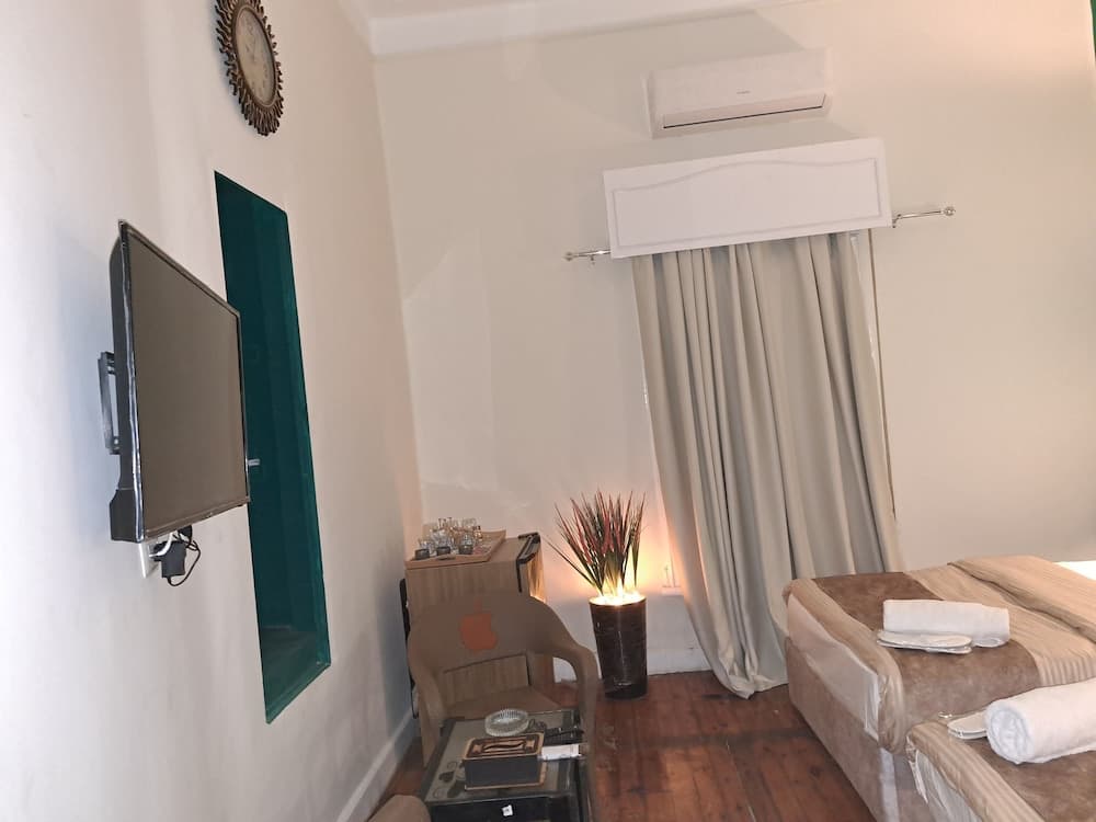 Downtown Family Suites