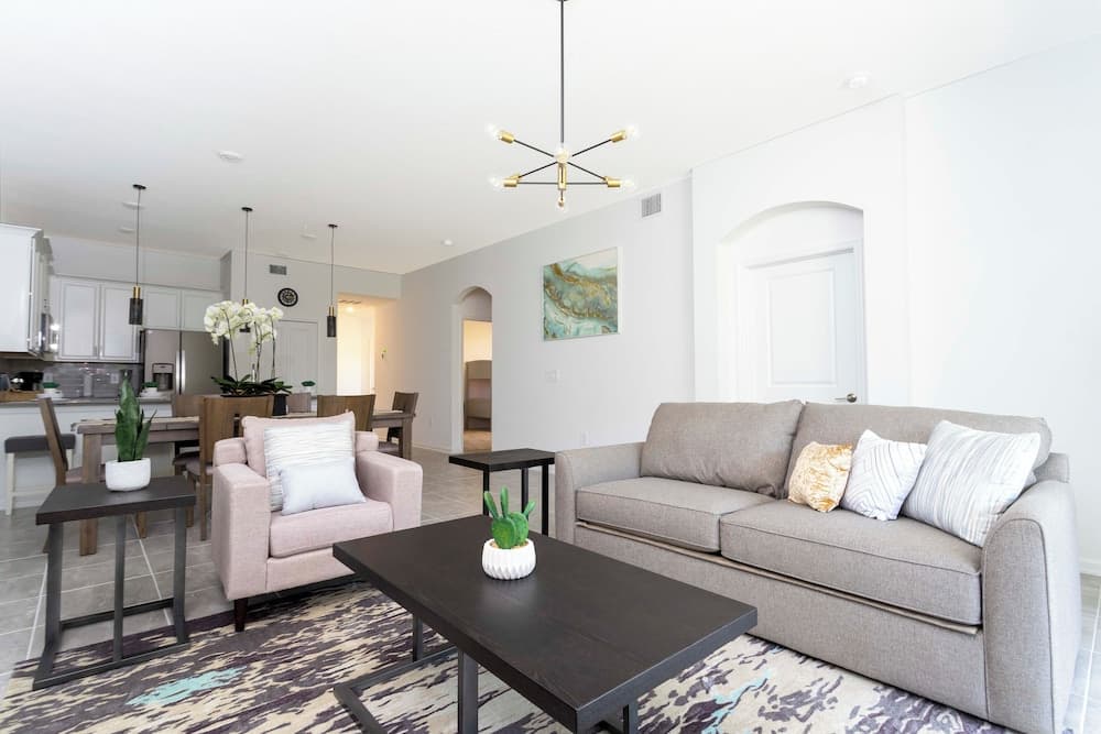 Family Friendly 2 Bd Close to Disney Champions Gate 8899