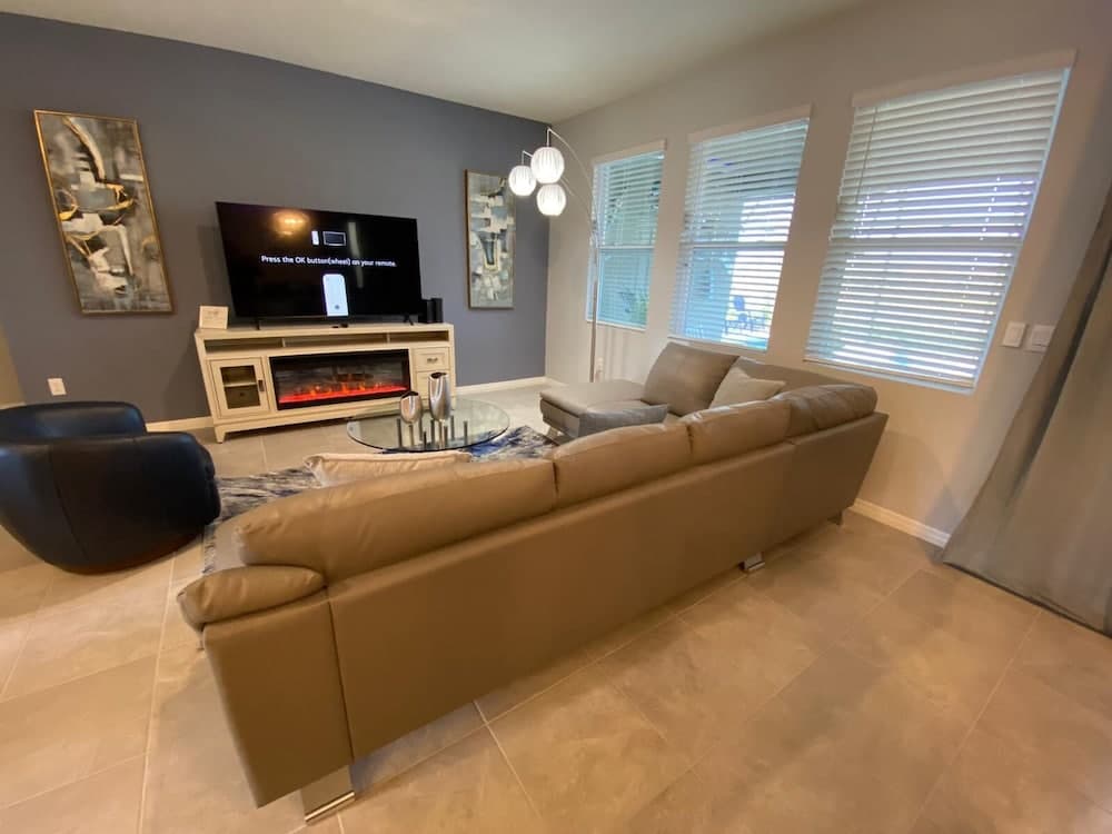 Stunning 5Bd w Pool Close to Disney Solterra 7829