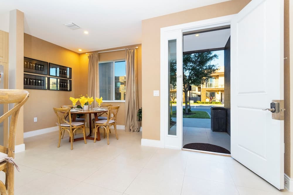 Stunning 4Bd Close to Disney Magic Village 7614