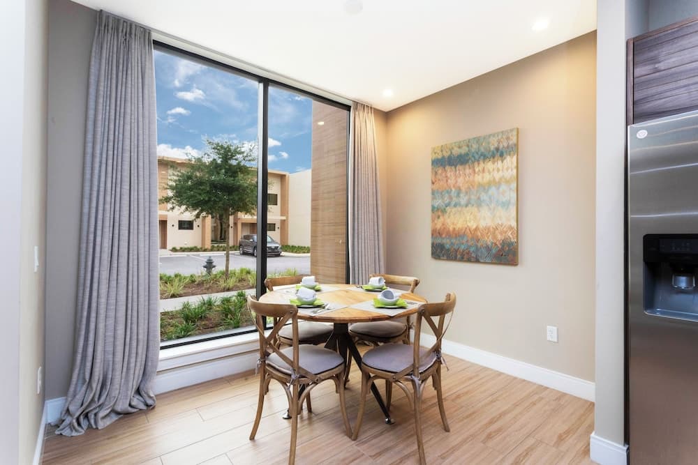 Stunning 4 Bd Close to Disney Magic Village Resort 7537