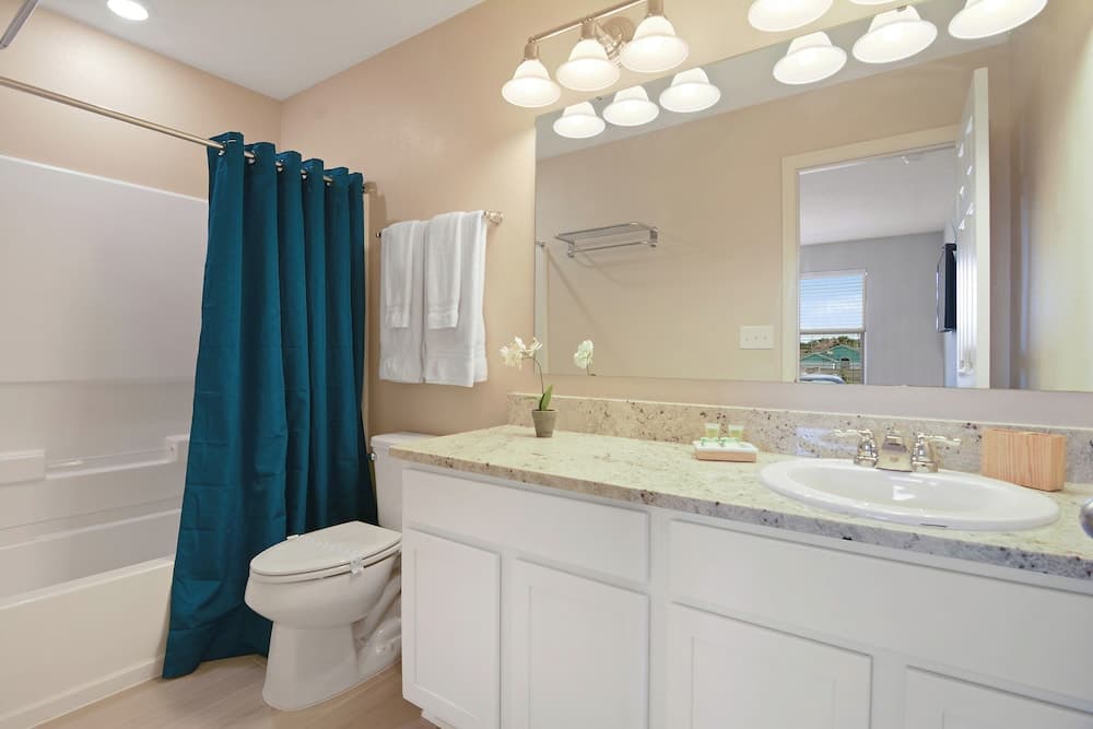 Four Bedrooms Townhome Compass Bay Resort 5130