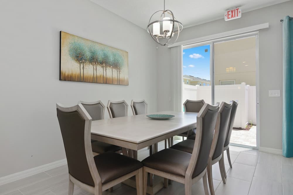 Wonderful 4 Bed Close to Disney w Gameroom 5150