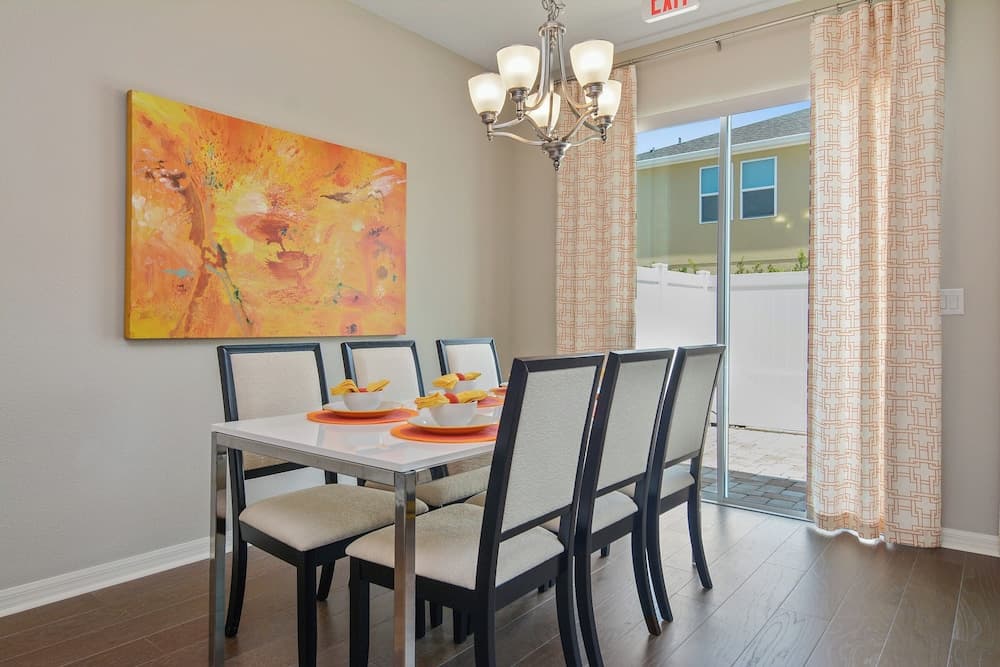 Stunning 4Bd Sleeps9 w Jacuzzi Close to Disney Compass Bay 5113