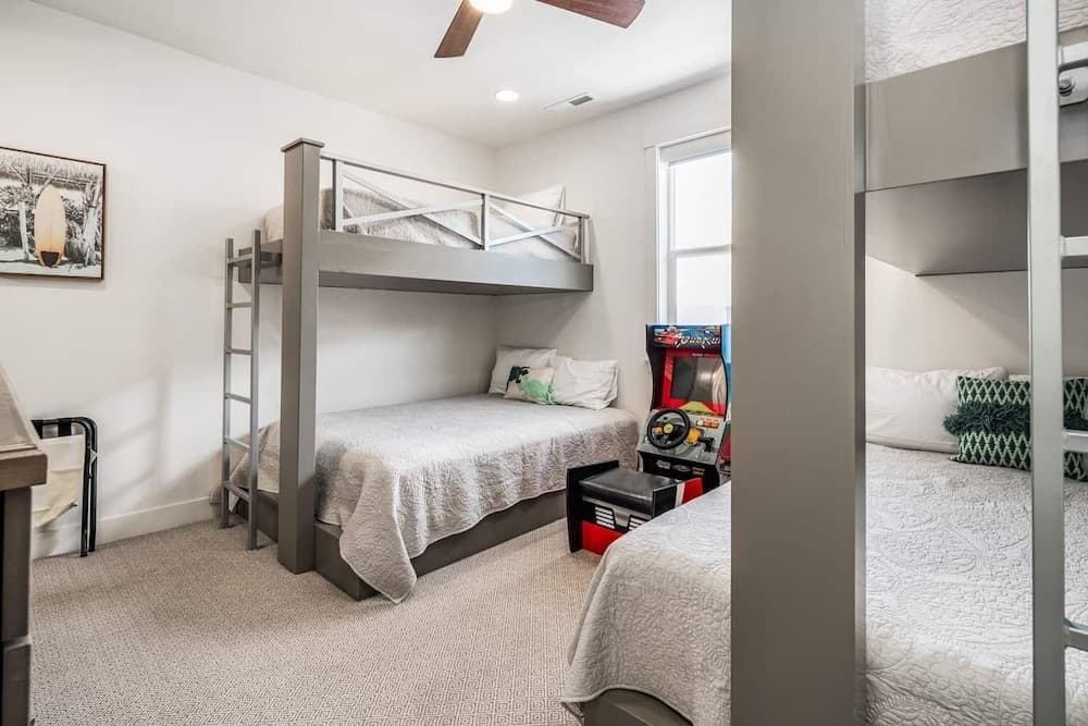 Desert Brooke 5 Bedroom Townhouse