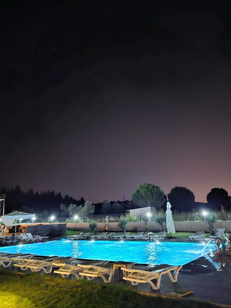 Welllife Hotels & Restaurant