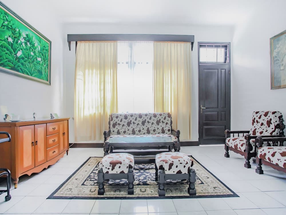 OYO Life 90091 Wisma Pakuan Syariah