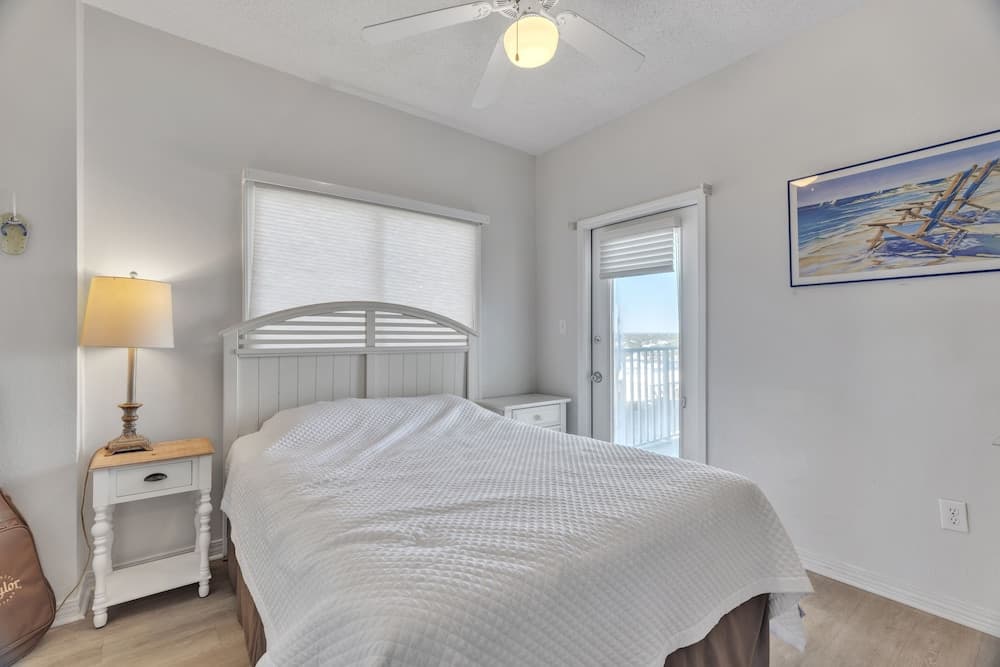 Stunning Oceanfront Condo With Resort Amenities 3 Bedroom Condo by RedAwning