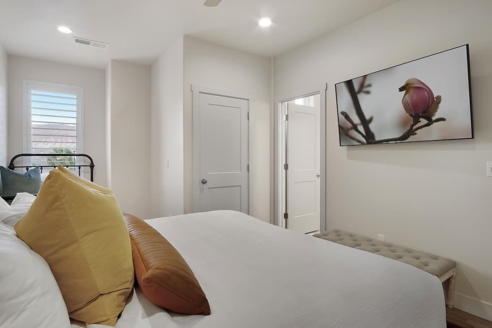 Magnolia Pool, Hot Tub, and Pickleball!