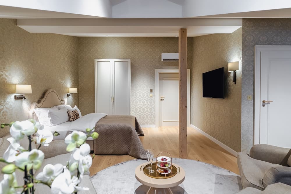 Hotel Unicus Palace Old Town - Destigo Hotels