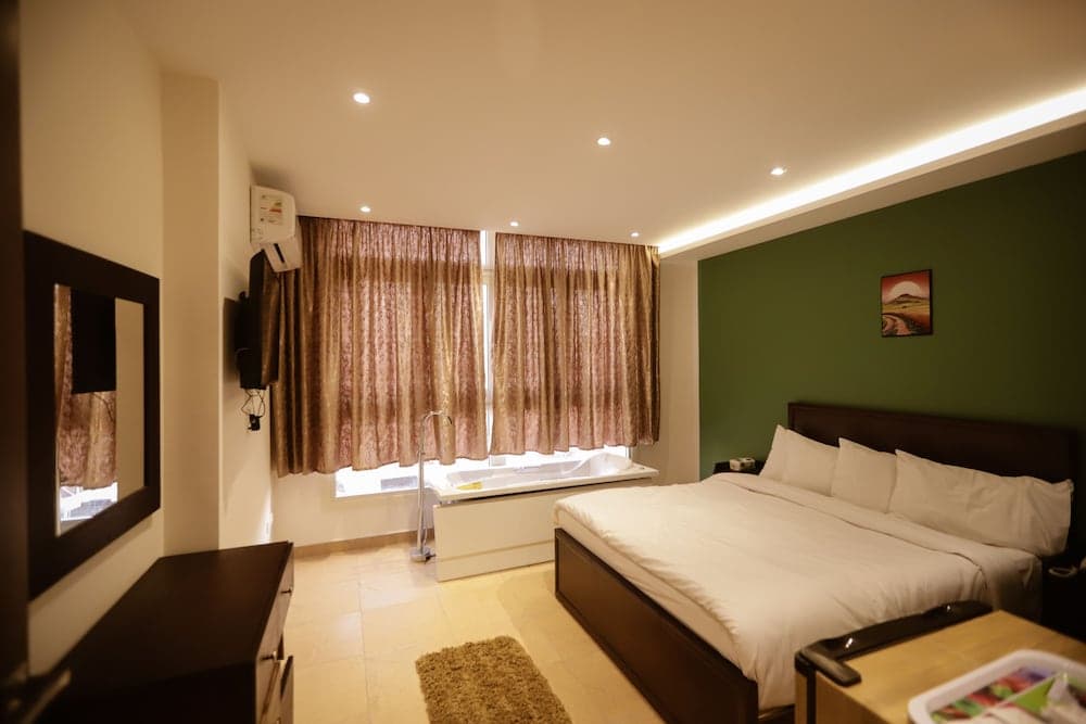 King Khafren View INN