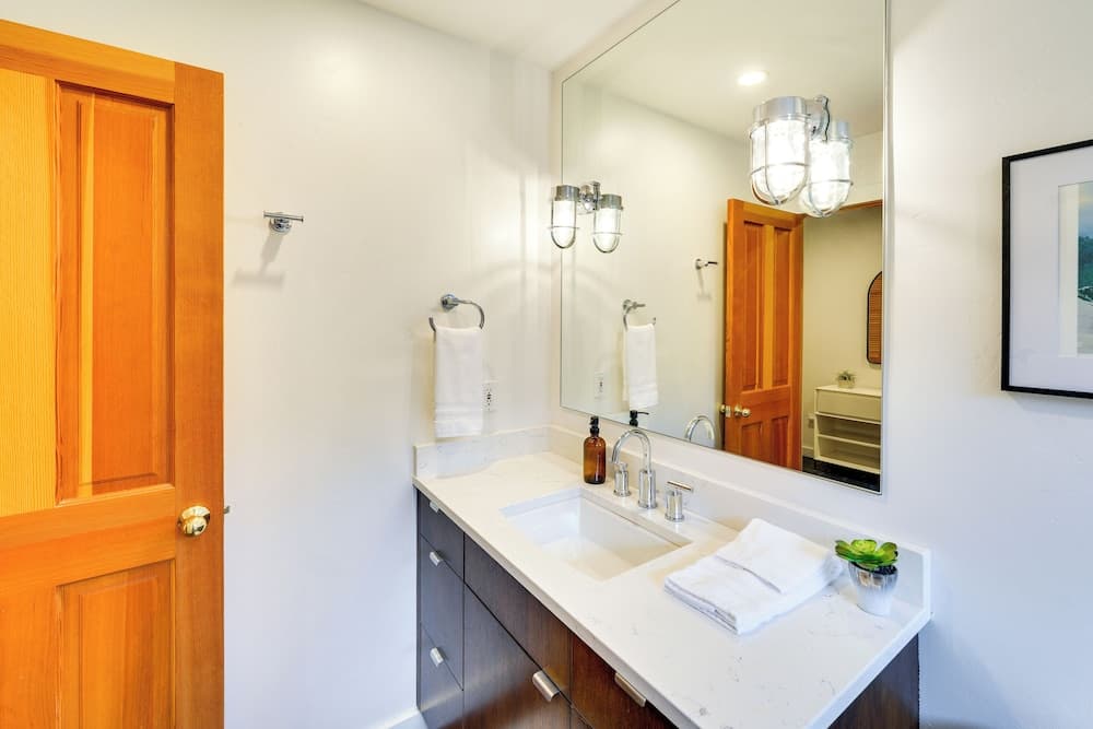 Walk to Main St & Lifts: Ketchum Townhouse!