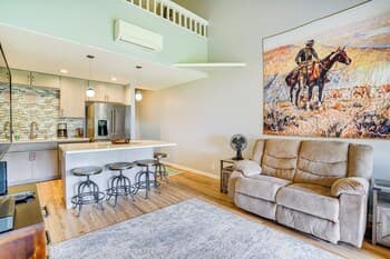 Kaunakakai Vacation Rental w/ Pool Access & A/c!