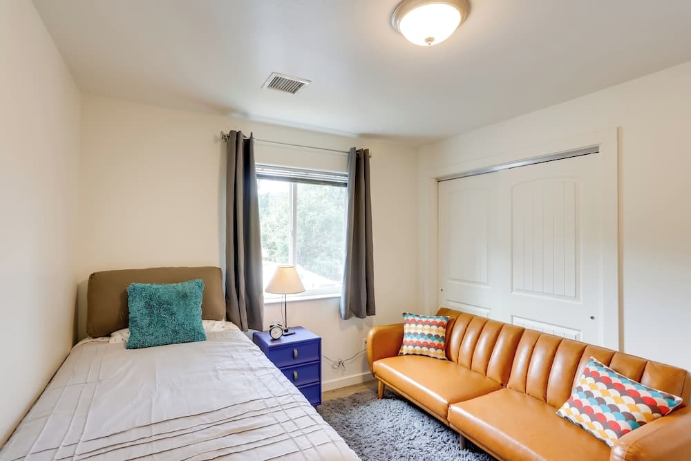 Dolores Townhome w/ Mountain Views: Near River!