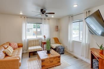 Dolores Townhome w/ Mountain Views: Near River!