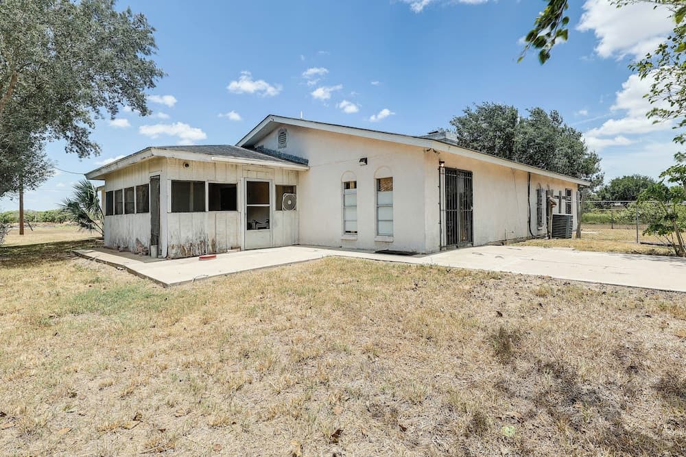 Screened Porch: Remote Harlingen House!