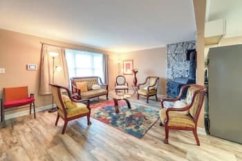 Cozy North Carolina Retreat Near Beaches & Golfing