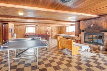 1 Mi to Lake Superior: Cottage w/ Sauna & Rec Room