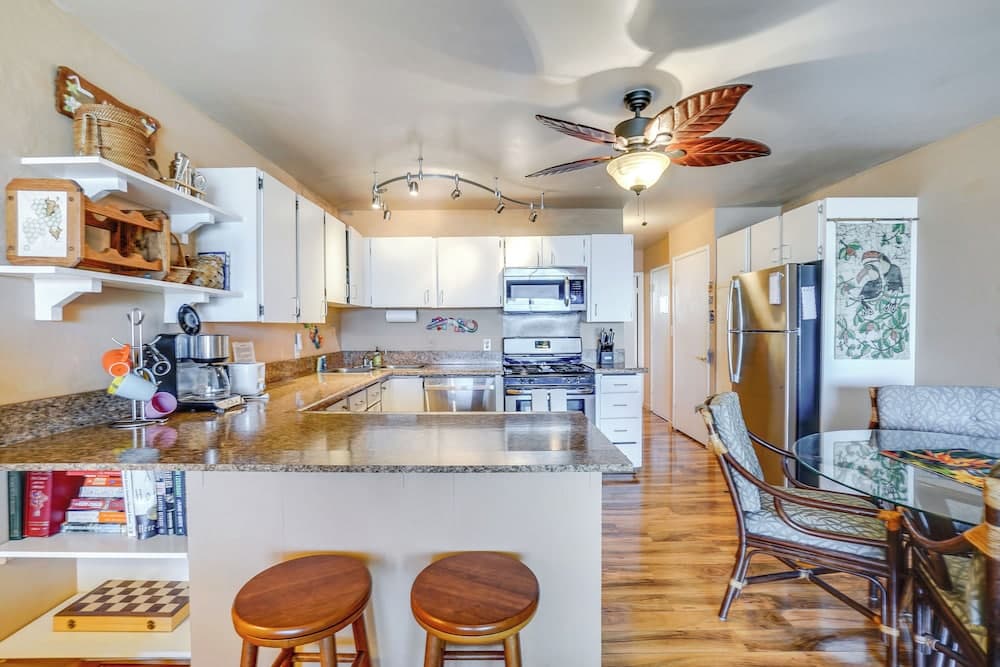 Kaunakakai Condo w/ Private Lanai & Ocean Views!