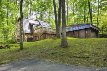 Family-friendly Dubois Cabin w/ Community Pool!