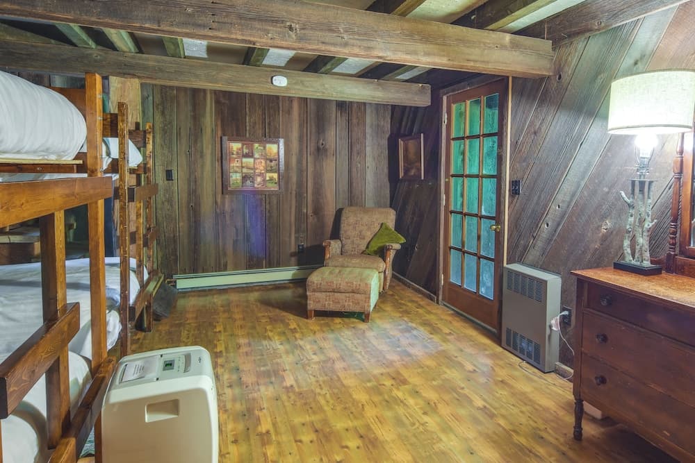 Resort Amenities: Family-friendly Dubois Cabin