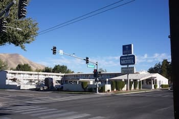 Holiday Motel