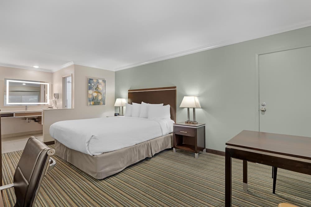 Best Western Courtesy Inn Hotel - Anaheim Resort at the Park