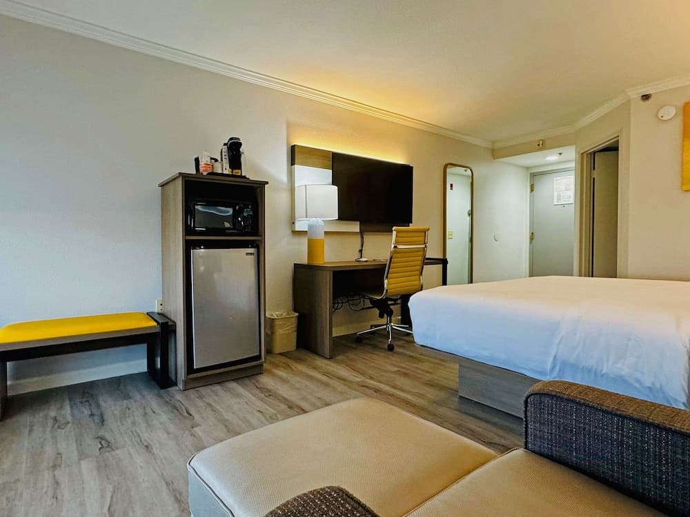 Comfort Inn & Suites Houston I-10 West Energy Corridor