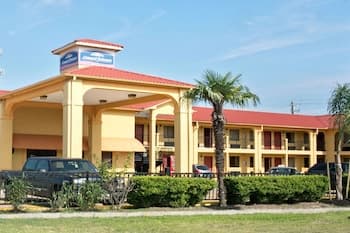 Howard Johnson by Wyndham Houston Downtown