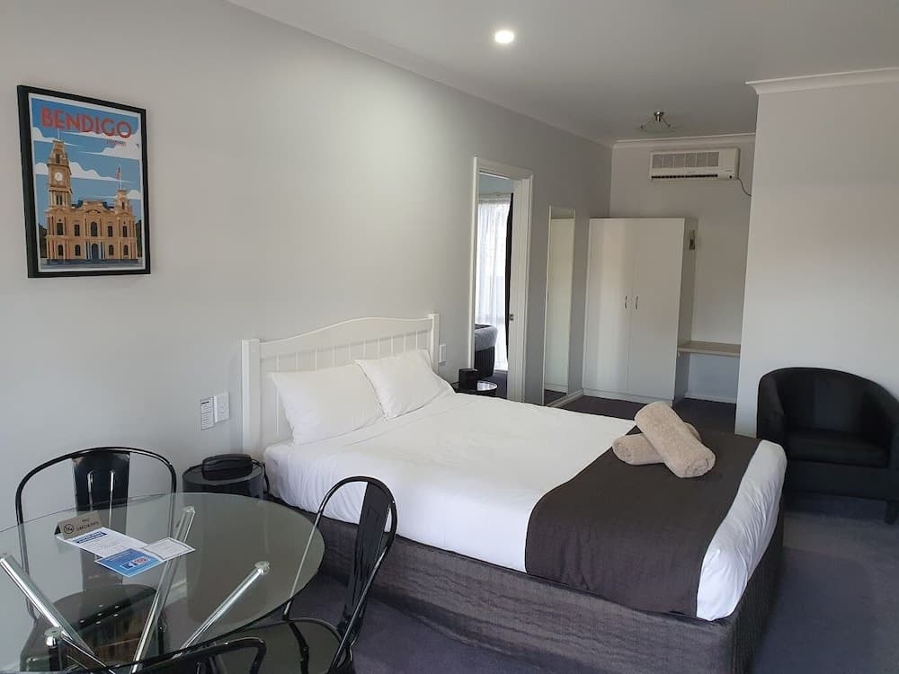 Golden Reef Motor Inn