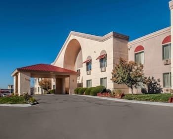 Quality Inn & Suites Farmington