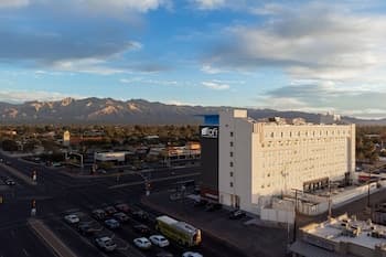 Aloft Tucson University