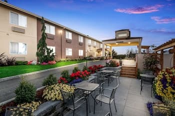 Red Lion Inn & Suites Sequim