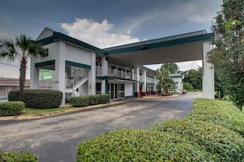 Key West Inn - Montgomery