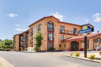 Days Inn by Wyndham Birmingham/West