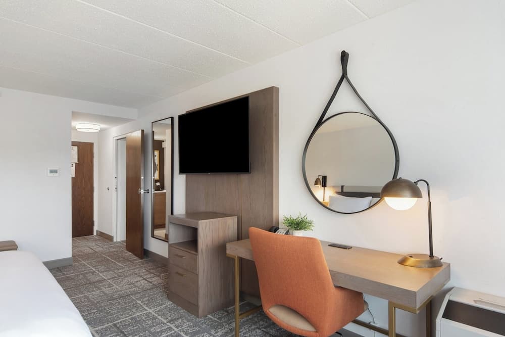 Crowne Plaza Lansing by IHG