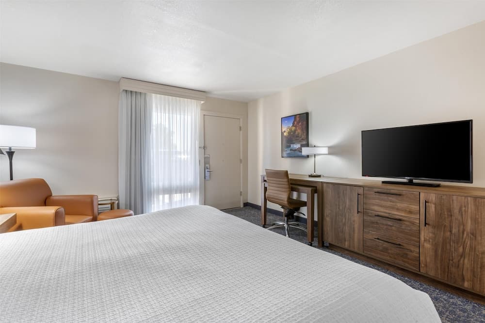 Best Western Plus A Wayfarer's Inn And Suites