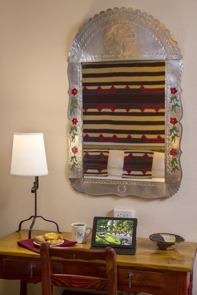 Inn of the Governors